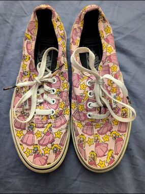 Vans X Nintendo Princess Peach Graphic Canvas Sneakers Women's Size 6.5 GUC